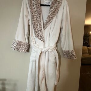 Midnight by Carole Hochman Cream Robe